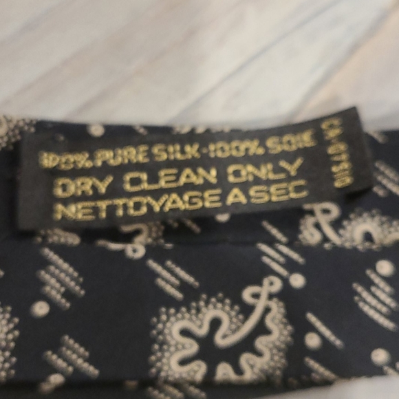 Giorgio Armani 100% silk tie black & taupe - Picture 3 of 6